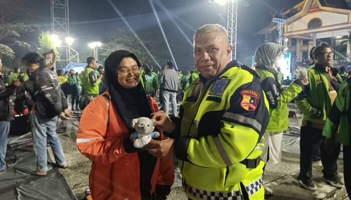 Humanis dan Edukatif, Sahur On The Road Bersama Walikota Jadi Momentum Ditlantas Polda Riau Perkuat Green Policing